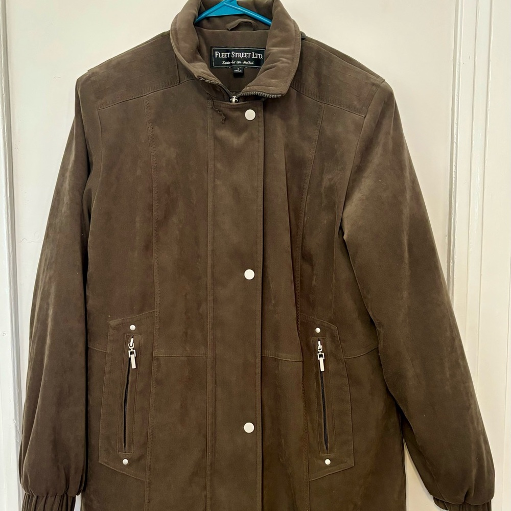 Brown Trench Coat with Suede-Like Texture and Fitted Silhouette